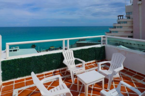 Penthouse on the Beach with Private Sea View